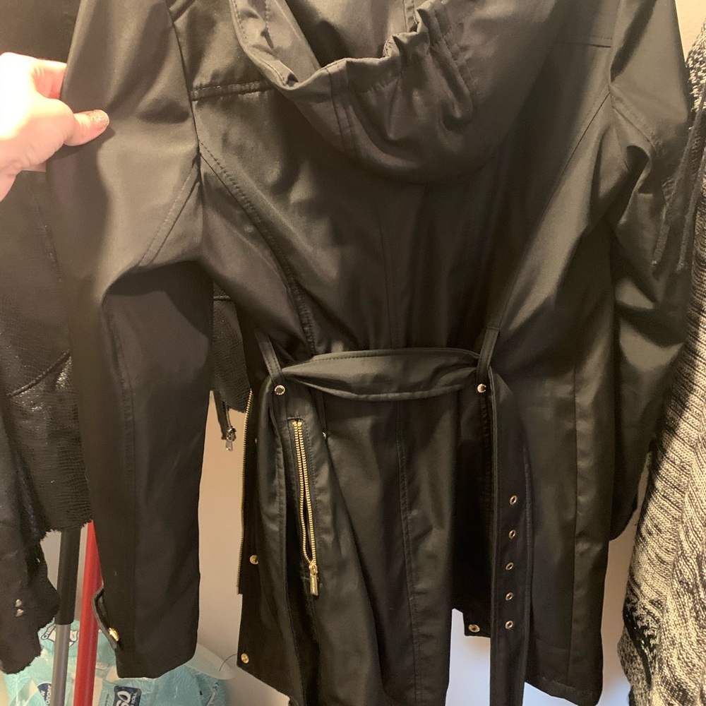 Like new MICHAEL KORS rain coat - Picture 3 of 6